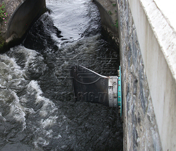 法蘭式鴨嘴閥在~給水管材工程中的應用